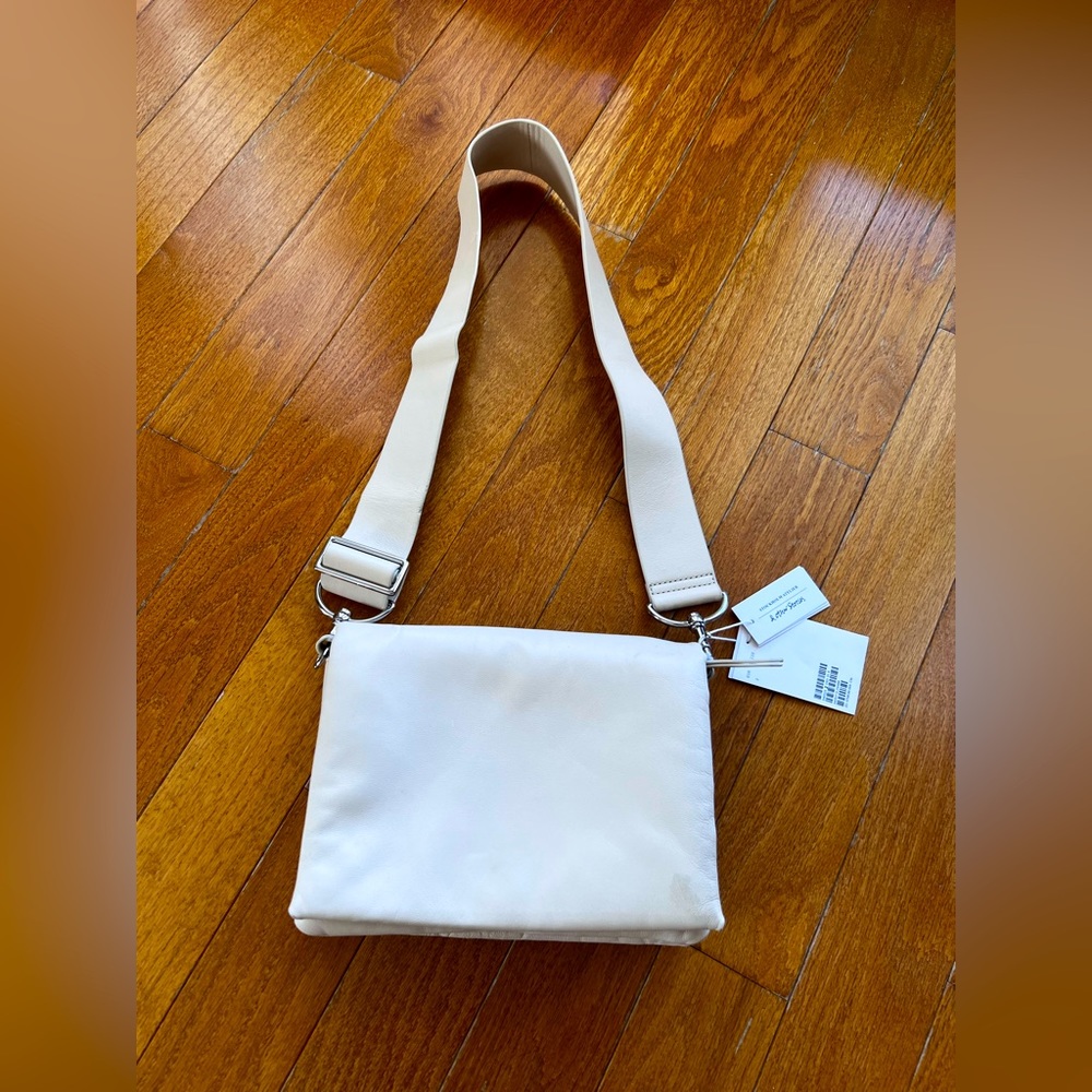 Women’s Chrome Free Leather Crossbody Bag